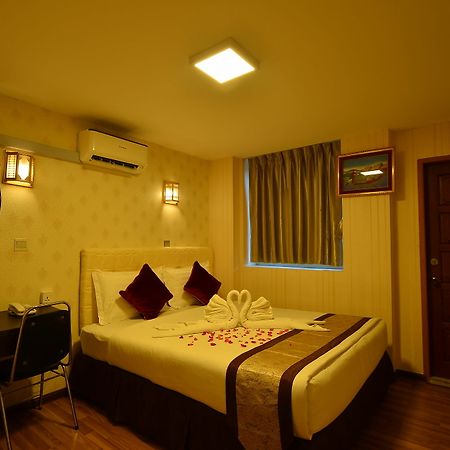Family Treasure Yangon Hotel Екстериор снимка