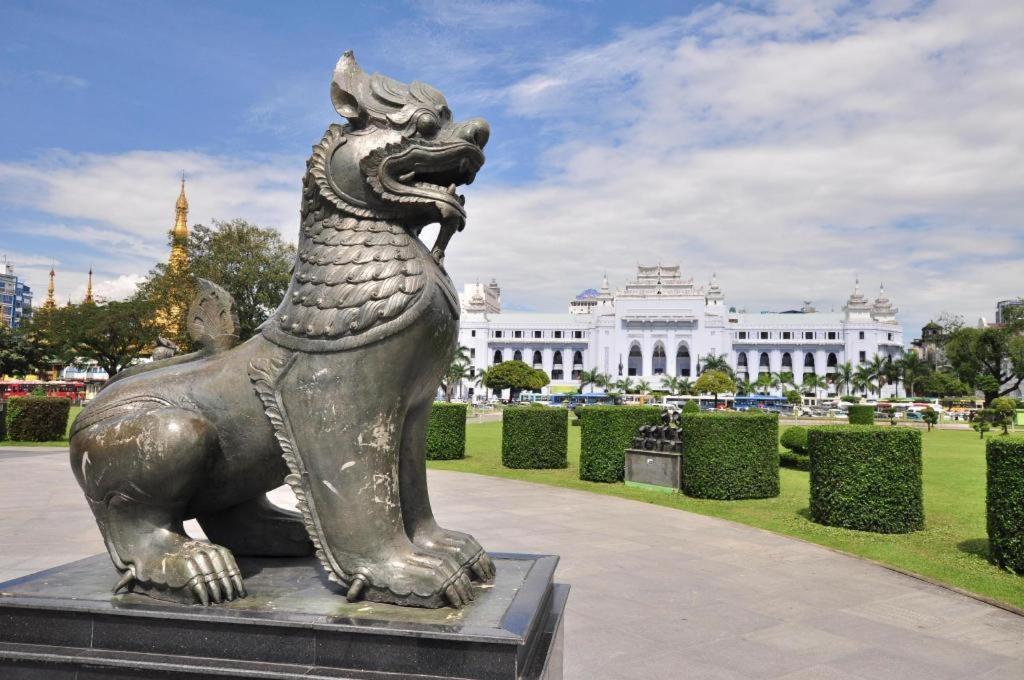 Family Treasure Yangon Hotel Екстериор снимка