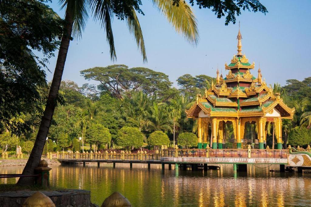 Family Treasure Yangon Hotel Екстериор снимка