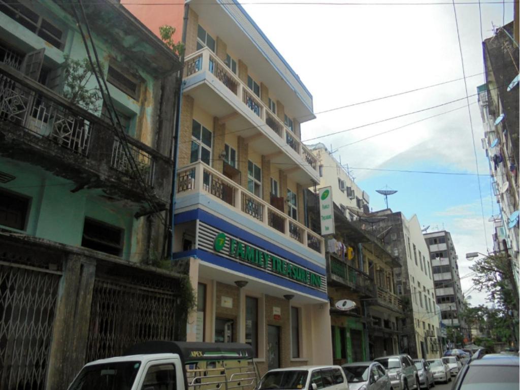 Family Treasure Yangon Hotel Екстериор снимка