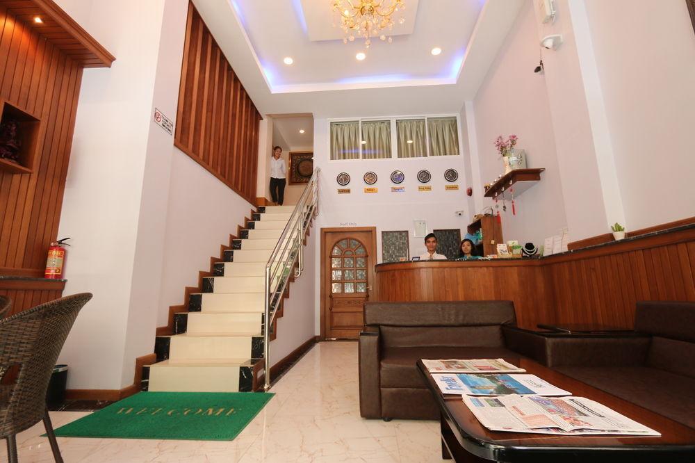 Family Treasure Yangon Hotel Екстериор снимка