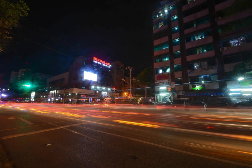 Family Treasure Yangon Hotel Екстериор снимка
