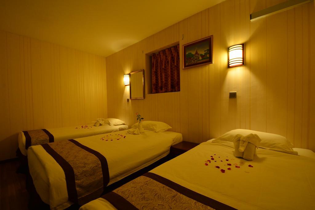 Family Treasure Yangon Hotel Стая снимка