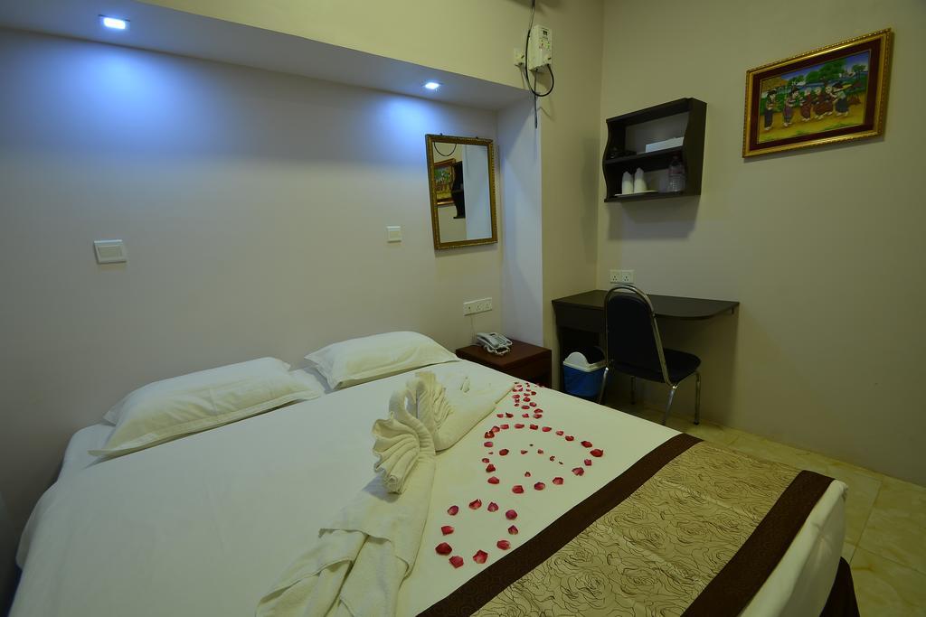 Family Treasure Yangon Hotel Екстериор снимка