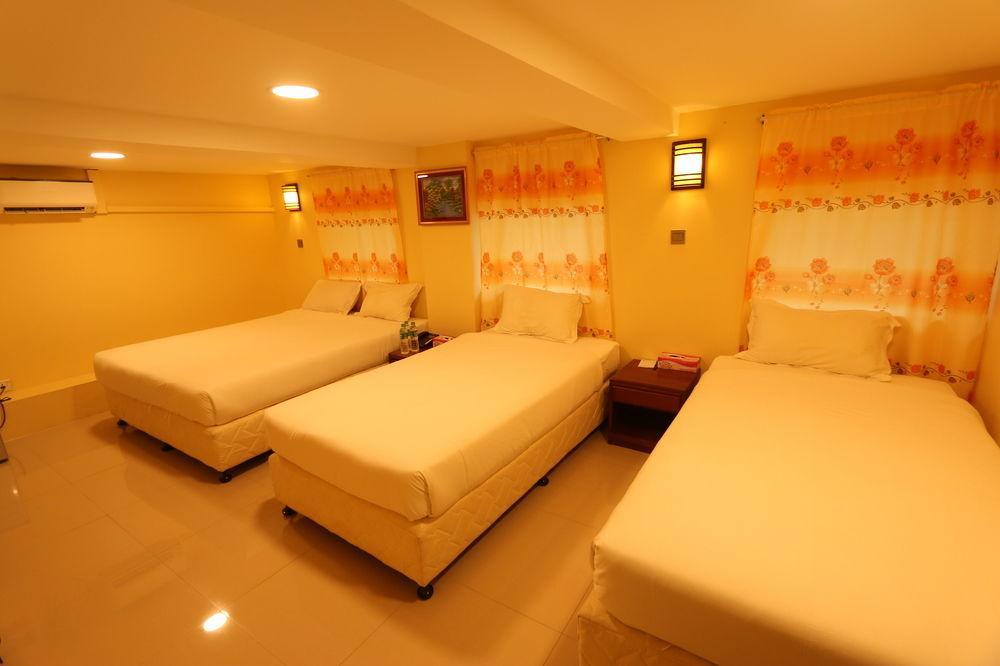 Family Treasure Yangon Hotel Екстериор снимка