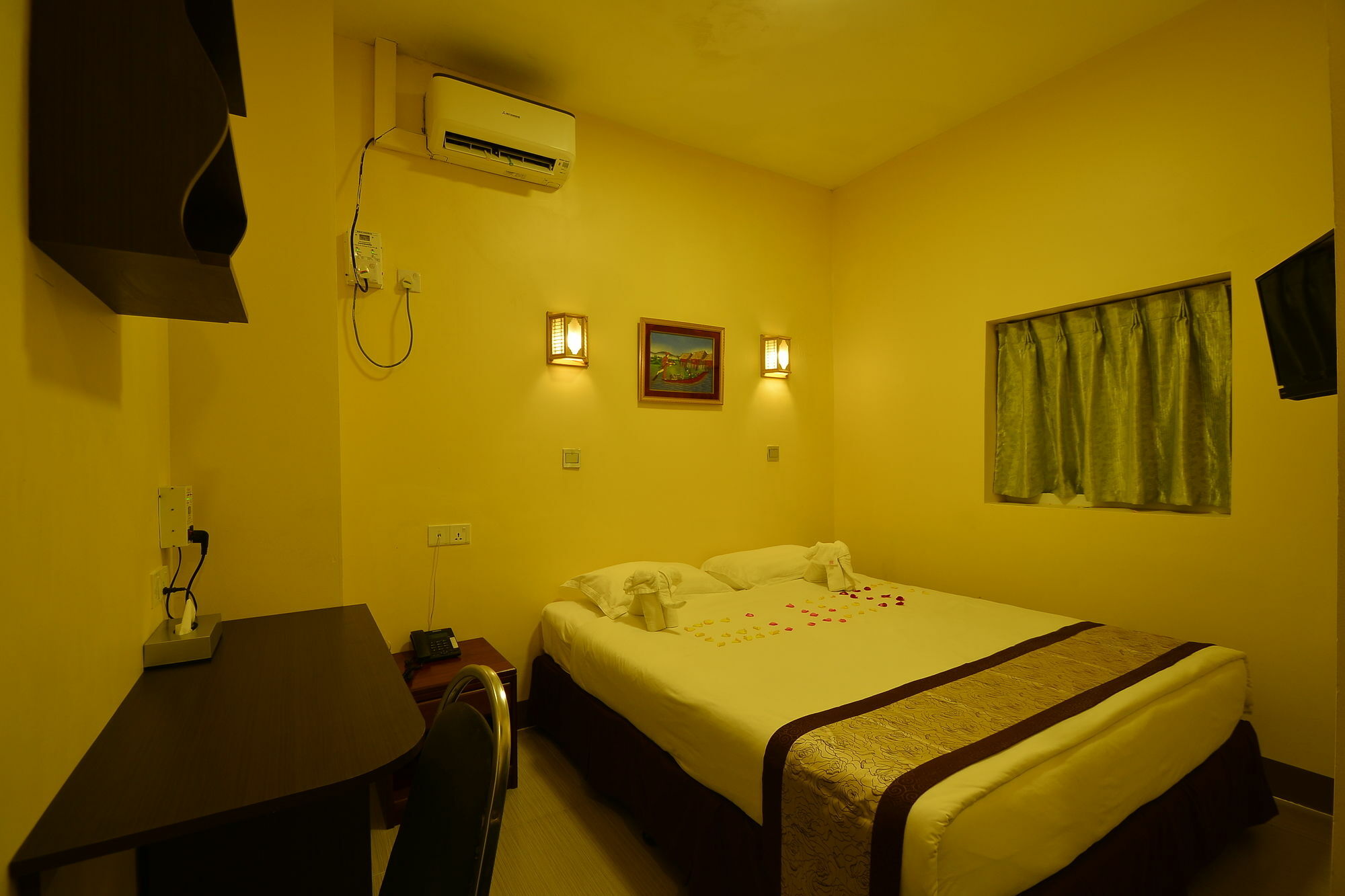 Family Treasure Yangon Hotel Екстериор снимка