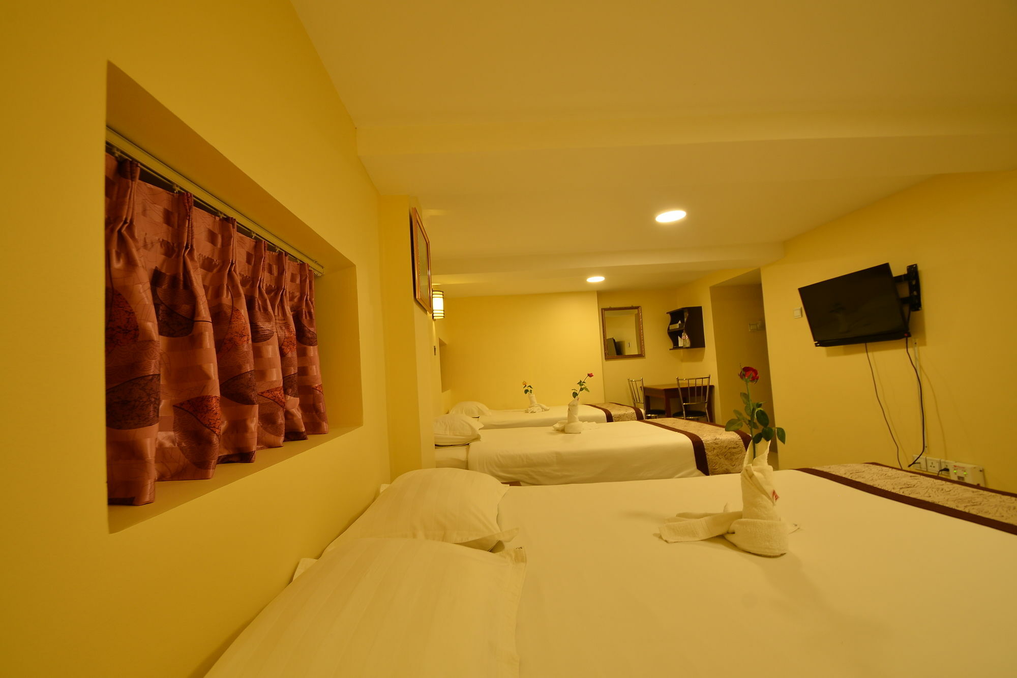Family Treasure Yangon Hotel Екстериор снимка
