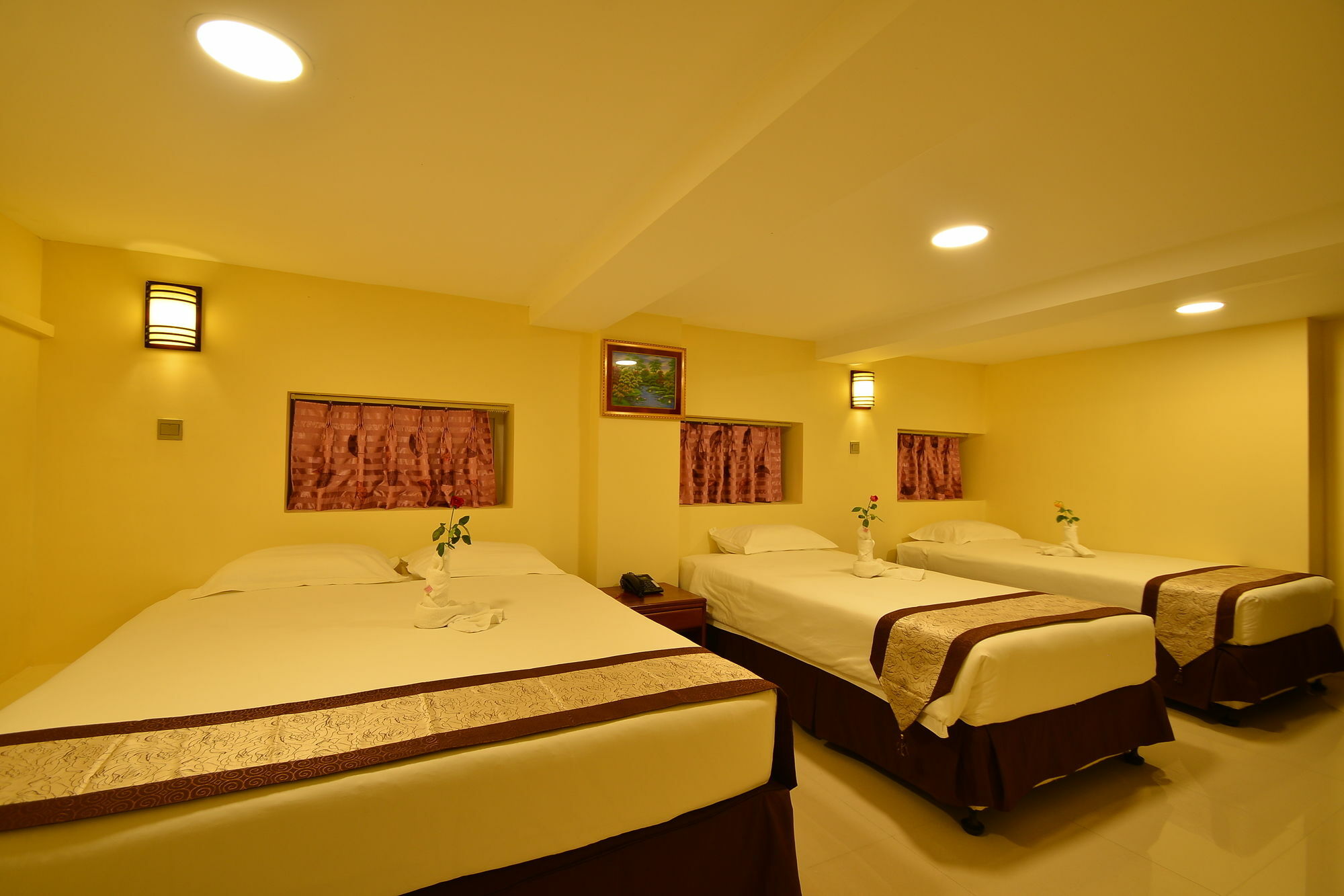 Family Treasure Yangon Hotel Екстериор снимка