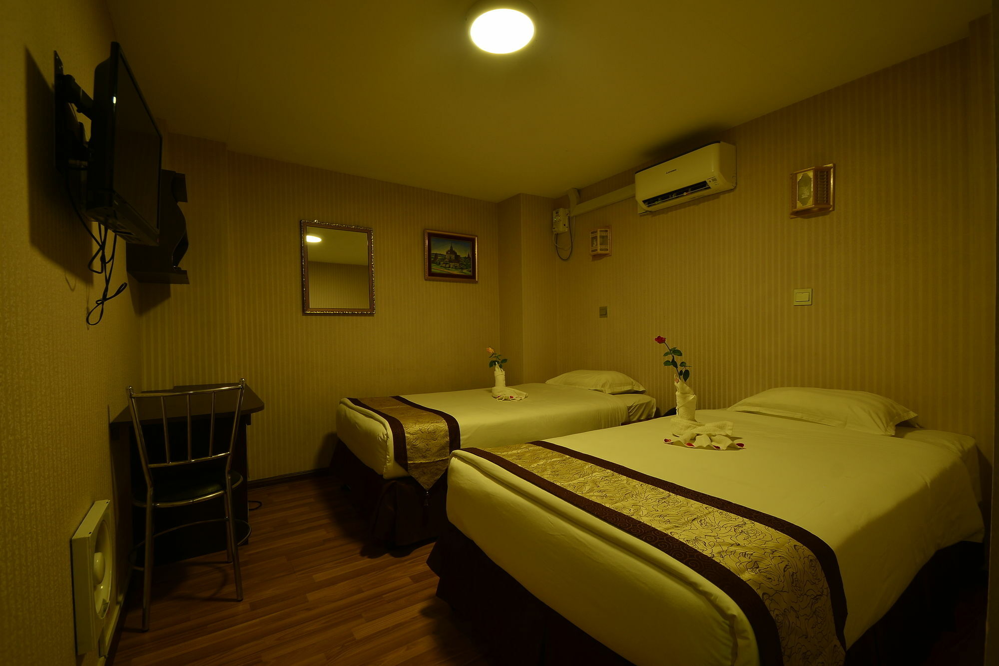 Family Treasure Yangon Hotel Екстериор снимка