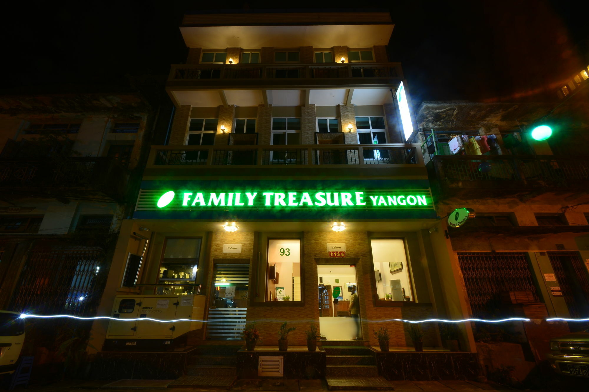 Family Treasure Yangon Hotel Екстериор снимка